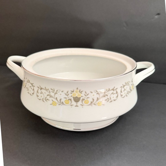 Sterling Fine China Florentine Covered Vegetable Bowl Tureen Japan Platinum Trim - Picture 5 of 9